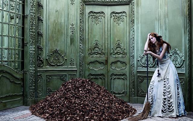 TROUXERAM A GENTE AQUI PARA VARRER DE GRAÇA