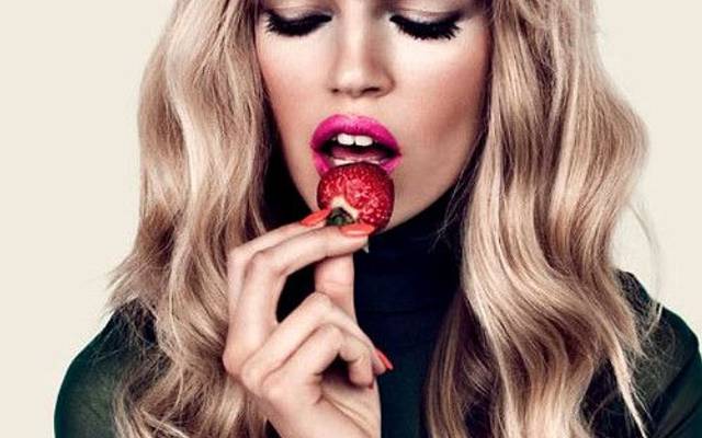 A HESITAÇÃO SOBRE OS MORANGOS