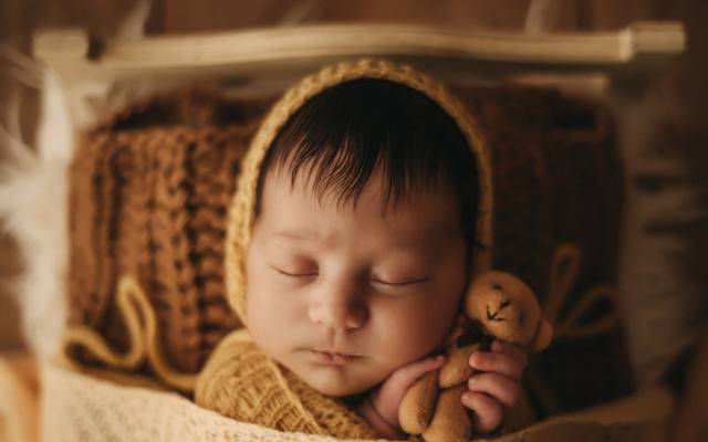 Quanto Tempo um Recém-Nascido Precisa Dormir e Por Quê?
