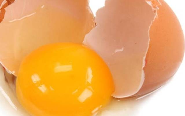 Ovo no cabelo.
Quais benefícios esse alimento traz para os cabelos ?