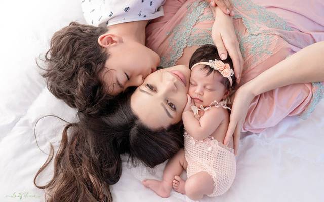 Não estou me sentindo bonita”: devo fazer o ensaio newborn mesmo assim?