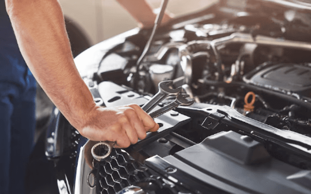 How to Know When You Need Car Engine Repair in Dubai