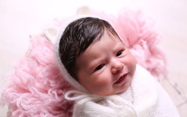 É COMUM O RECEM-NASCIDO CHORAR DURANTE O ENSAIO NEWBORN?