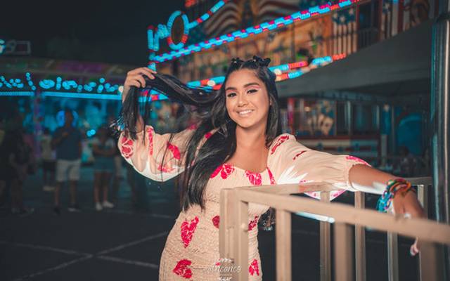 A Alegria de Pamela em meio à Diversão: Ensaio Fotográfico no Parque Play City, Rio de Janeiro