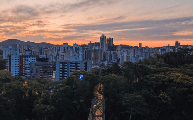 Blumenau reduz as dimensões mínimas dos lotes: entenda o que muda para quem pretende dividir um terreno