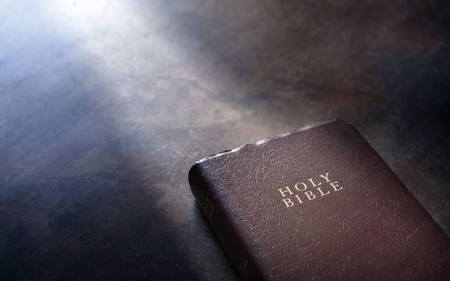 O que a Bíblia diz sobre a idolatria?