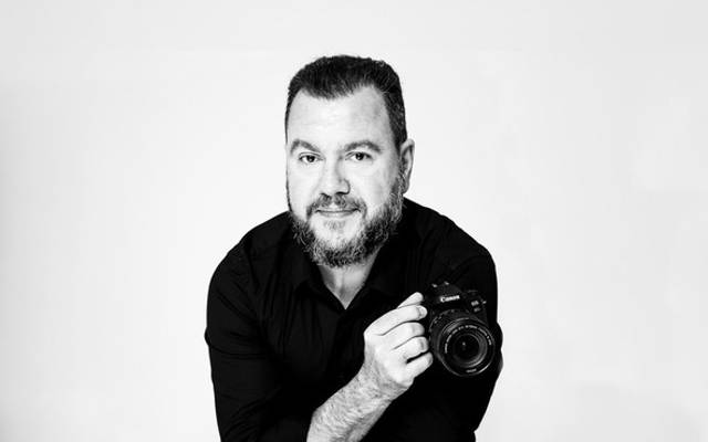 Como contratar um fotógrafo corporativo qualificado, experiente e comprometido com as necessidades e expectativas da empresa.