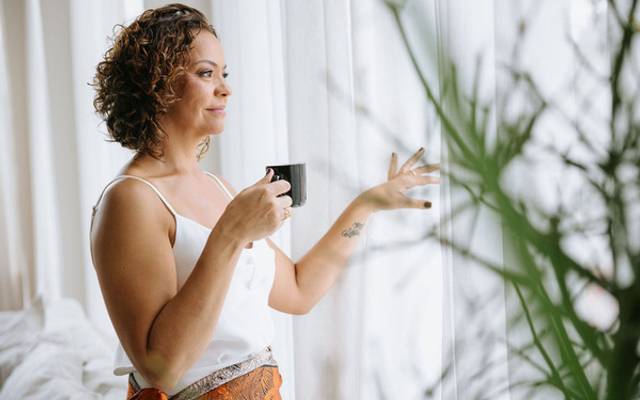 A importância da direção na fotografia: Como o posicionamento do corpo comunica sua imagem