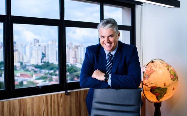 Não devemos julgar um livro pela capa!