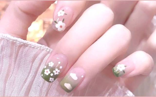 Uñas Acrílicas Cortas Sencillas y Bonitas: ¡La Tendencia del Día!