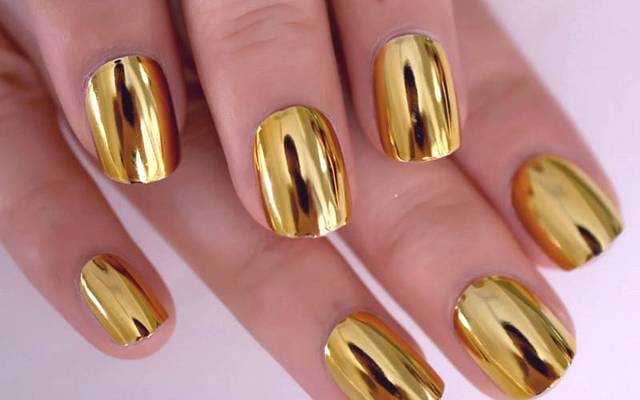 Moda Uñas Acrílicas Cortas: 5 Diseños Imperdibles para Este Verano