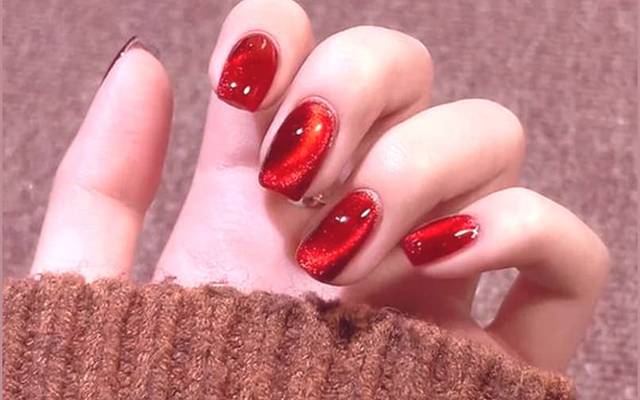 Elegantes Uñas Acrílicas Rojas: ¡Prepárate para Brillar!