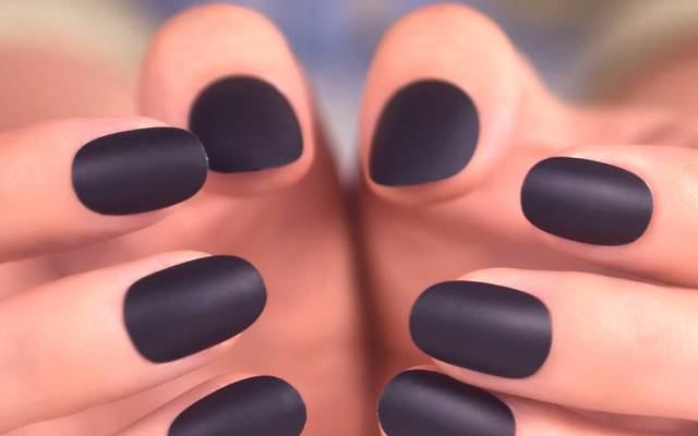 Decoradas Uñas Acrílicas Negras: Elegancia y Sofisticación