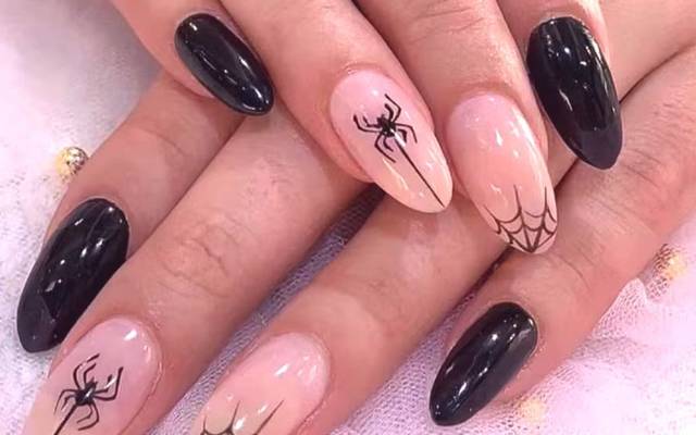 ¡Atrévete con Uñas Acrílicas Negras! Tips y Tendencias