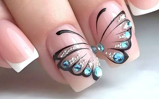 Elegantes Diseños de Uñas Cortas: Tips para el Éxito en Tu Manicura