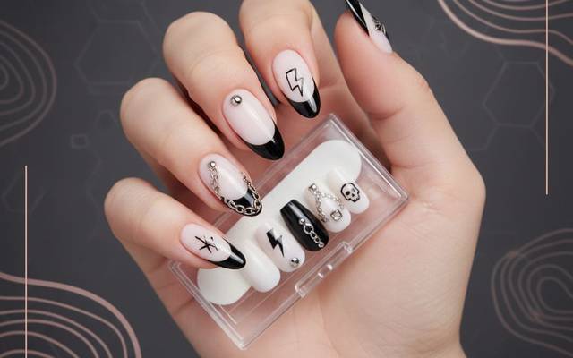 Uñas acrílicas decoradas: estilo francés Punk, rápidas, reutilizables y a la moda