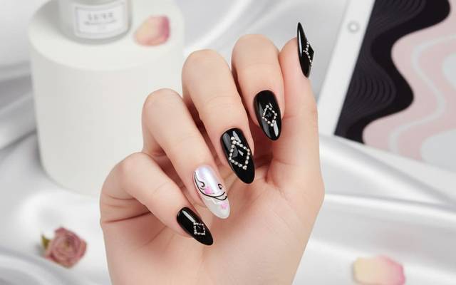 Uñas Acrílicas Diseños: Elegantes, Durabilidad y Estilo en Cada Dedo