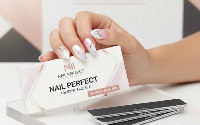Uñas Acrílicas 2024: Descubre el Diseño Floral 3D que Está Revolucionando la Manicura