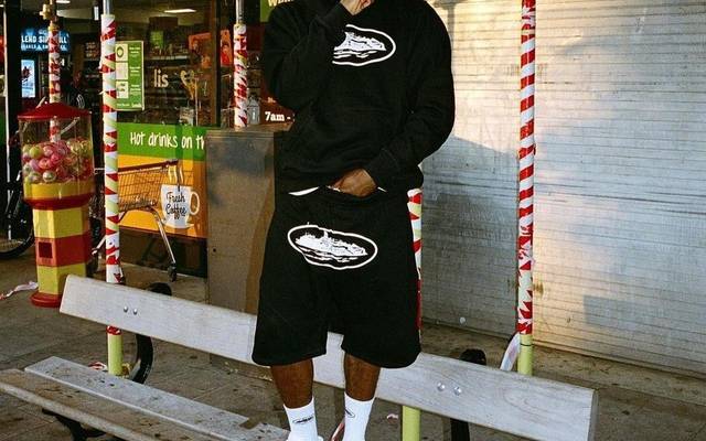 Hoodie Luxe: The Intersection of Comfort and Luxury in 2024 Fashion