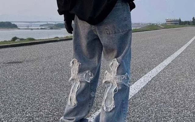 Why Women Everywhere Swear by Their Favorite Jeans