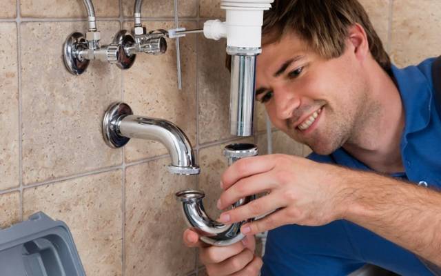 Best Ways to Save Money When Hiring a Plumber Near Me