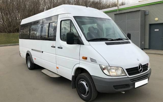 Minibus Hire Midlands – Stress-Free Family Trips & Events