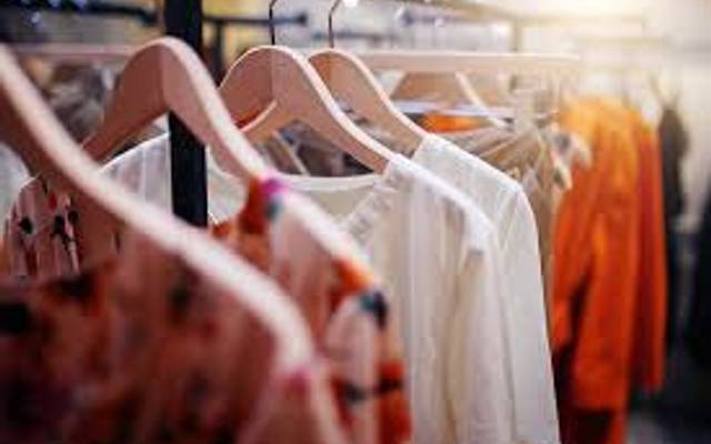 10 Ways To Wearing Attractive Dresses For Prom