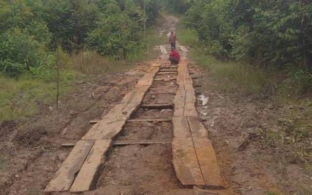 Moradores do Ramal Vila Bela reclamam do total abandono e cobram ações imediatas do poder público