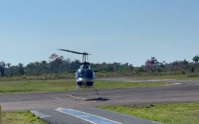 Helicóptero da FUNAI recebe apoio da Secretaria de Segurança Pública durante missão em Canutama