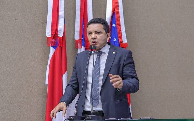 Fiscalização em Ação: Delegado Péricles Denuncia o Abandono de Via Principal em Manaus