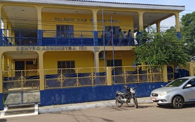 SEMED suspende contratos e Prefeitura exonera servidores em Humaitá Am