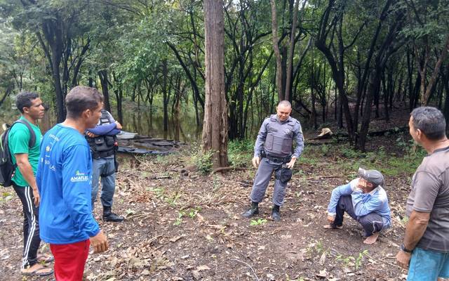 Polícia Militar intermedia conflito por extração ilegal de castanha em Canutama, no interior do Amazonas