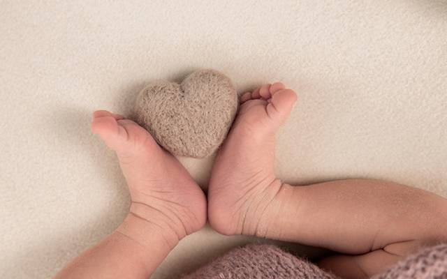 O ensaio newborn é uma maneira única e cheia de amor de eternizar os primeiros dias do bebê. 