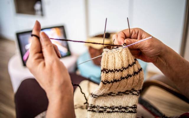 Classic Comfort Redefined: The Rise of the Knit Cotton Cardigan