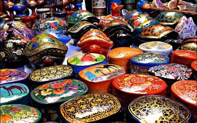India Handicrafts Market Industry Overview, Growth Drivers and Research Report 2025–2033