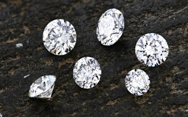 India Diamond Market Highlights Growth Driven by Retail and LGD Demand