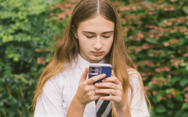 UK to Trial Social Media Bans and Digital Curfews for Teenagers Amid Online Safety Debate
