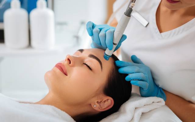 How Does Deep Facial Cleansing Support Skin Balance?