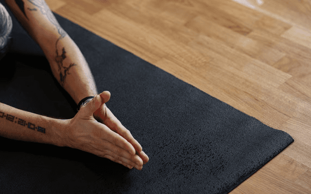 @@ BareflowmAT GroundiNg Mat vs Outdoor Grounding: What You Should Know@