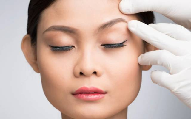 How Does Eyelid Surgery or Blepharoplasty Affect Vision?