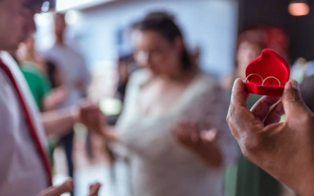 Casamento civil também merece registro profissional?