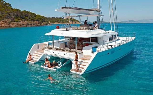 Ferretti 460 Price: Realistic Cost Guide for This Luxury Yacht