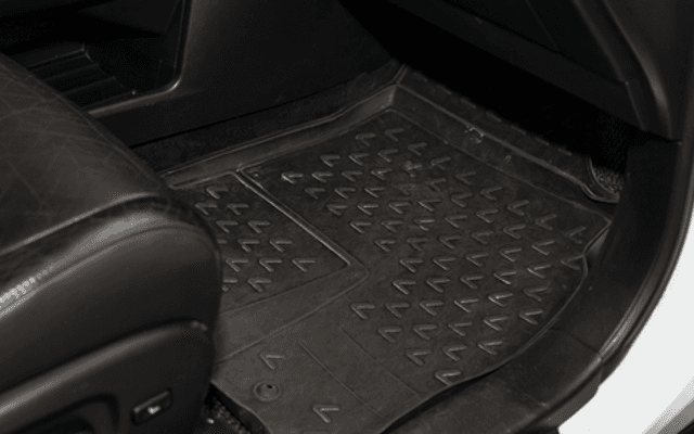The Benefits of Custom-Fit Car Mats for Comfort and a Cleaner Interior