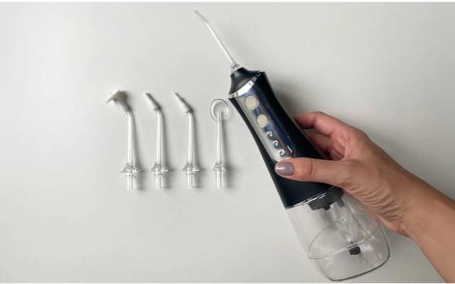 WellaWhite Water Flosser Reviews – Cleaner Teeth & Healthier Gums?