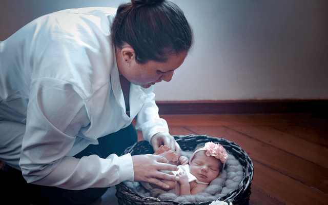 O que você precisa saber antes de contratar um fotógrafo para fazer o ensaio newborn do seu filho(a)