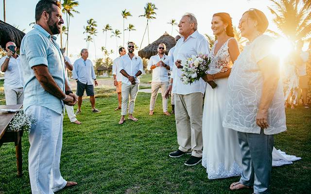 Casamento na praia: com os pés na areia ou sem?