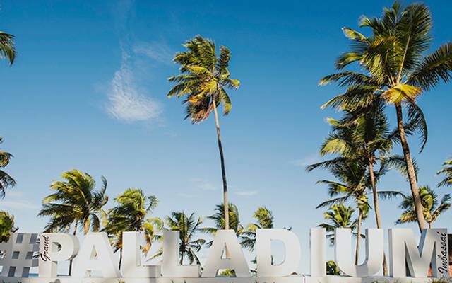 TUDO O QUE VOCÊ PRECISA SABER PARA ORGANIZAR UM CASAMENTO  NA PRAIA, COM PÉ NA ARÉIA  NO GRAND PALLADIUM