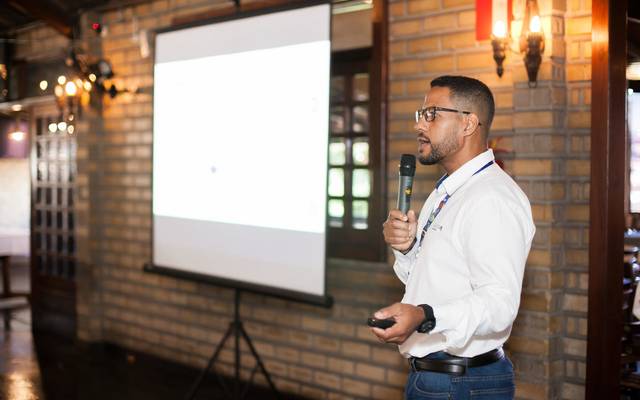 Reunião BNI com palestra sobre consórcio