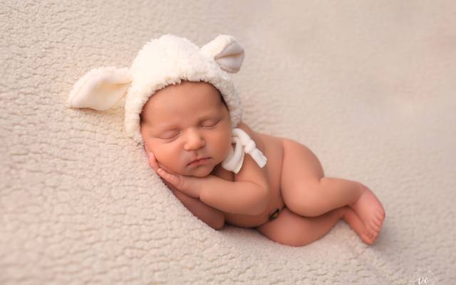 Ensaio NewBorn com bebês peladinhos