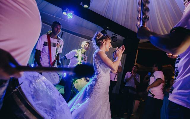 Posso ter uma escola de samba no meu casamento?